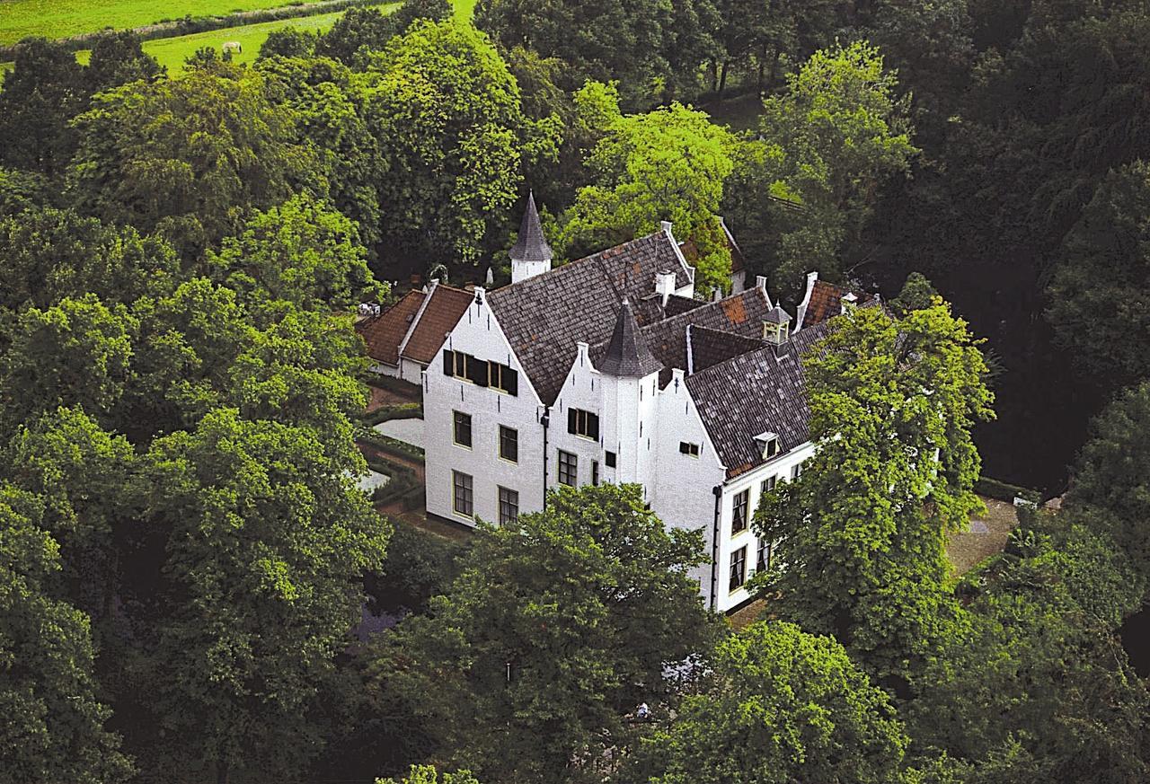 Het Kasteel Van Rhoon Het Koetshuys Acomodação com café da manhã Exterior foto